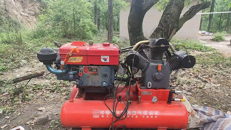 重庆出售23年红五环小空压机